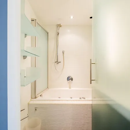 Stunning Sea View, Cleaning Included Apartment *