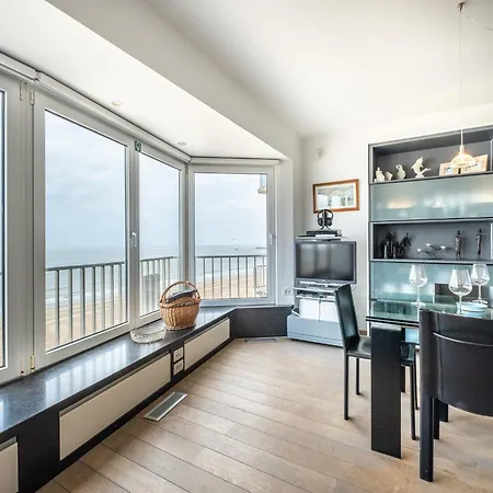 Stunning Sea View, Cleaning Included Apartament