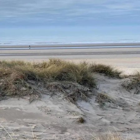 Apartment In For 7 Person, Cleaning Included Koksijde